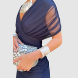 Lucie – Elegantní šaty s V-výstřihem