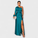 Julie – Elegantní šaty s rafinovaností