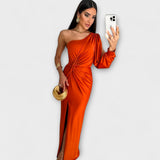 Julie – Elegantní šaty s rafinovaností
