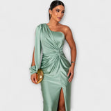 Julie – Elegantní šaty s rafinovaností