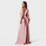 Julie – Elegantní šaty s rafinovaností